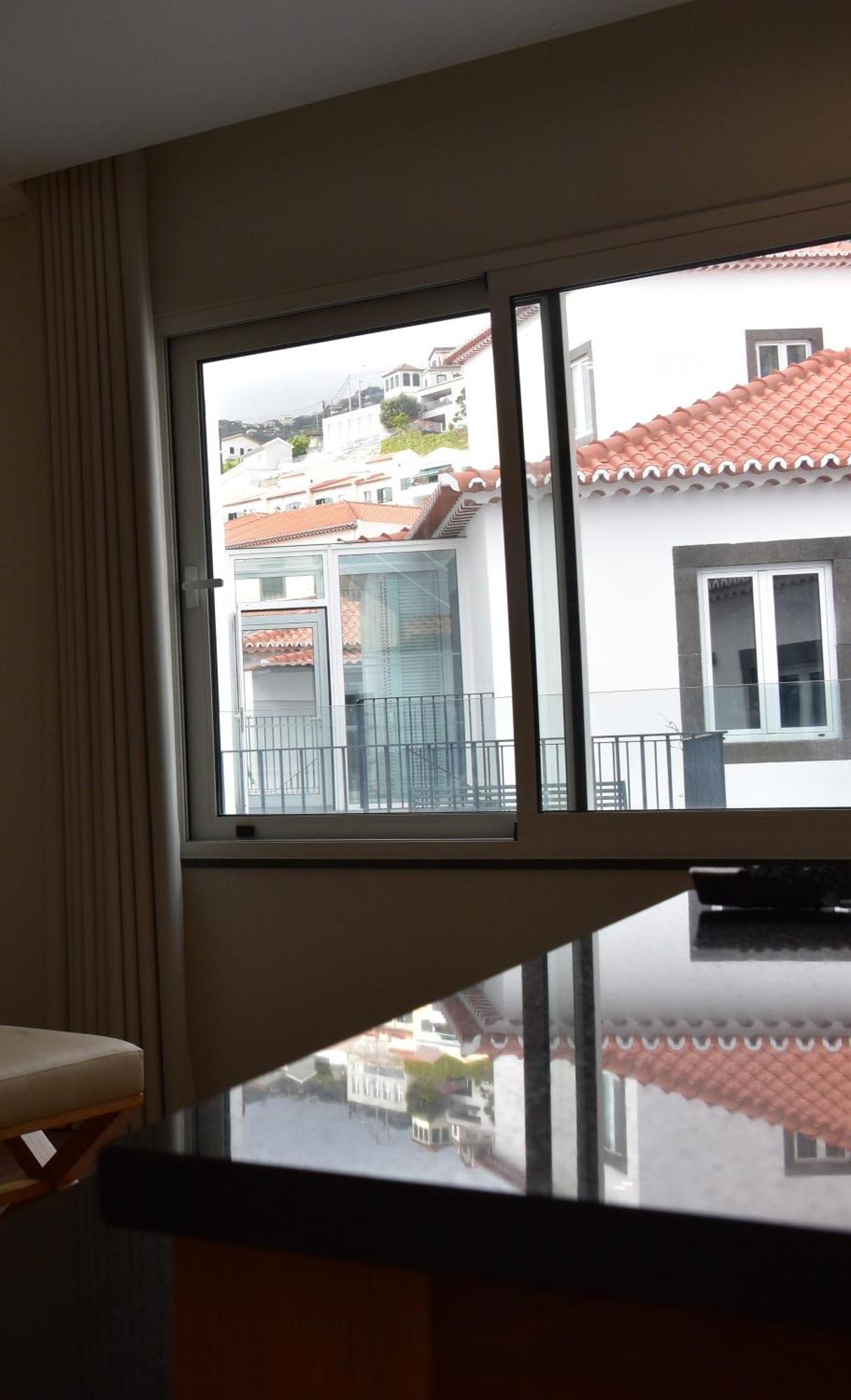 Vicente'S Lob Apartment Câmara de Lobos Екстериор снимка